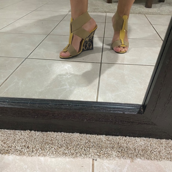 Manolo Blahnik nude/leopard sandals 40 - Picture 7 of 7